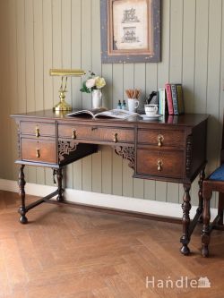 アンティーク家具 アンティークのデスク・書斎机 イギリスのおしゃれなアンティークデスク、リモートワークに最適な大人の書斎机