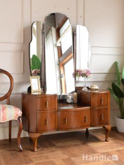 アンティーク家具 アンティークのドレッサー 英国のおしゃれなドレッサー、三面鏡のアンティークドレッシングテーブル