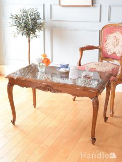 フランスのアンティーク家具、網目天板と彫が美しいコーヒーテーブル