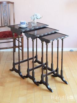 アンティーク家具 アンティークのテーブル アンティークの便利なサイドテーブル、イギリスで見つけた美しい3点セットのネストテーブル