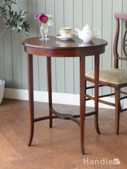 アンティーク家具 アンティークのテーブル イギリスから届いたアンティークのティーテーブル、マホガニー材のオケージョナルテーブル