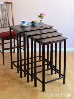 アンティーク家具 アンティークのテーブル 英国のおしゃれなサイドテーブル、4台セットの美しいネストテーブル