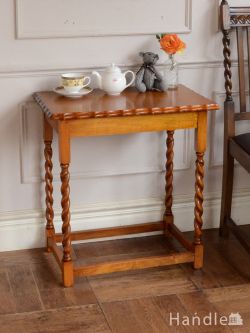 アンティーク家具 アンティークのテーブル イギリスで見つけたアンティークのテーブル、ツイスト脚のオケージョナルテーブル 