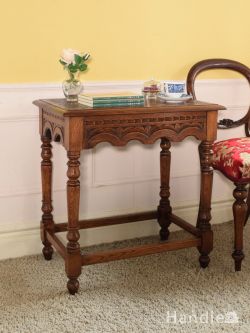 英国のアンティークオケージョナルテーブル、装飾の美しいオーク材のテーブル