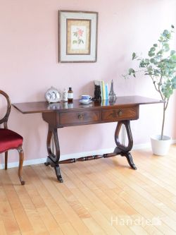 アンティーク家具 アンティークのテーブル 英国アンティークのバタフライテーブル、伸張式のおしゃれなデスクテーブル