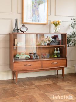 アンティーク家具 アンティークのキャビネット 北欧スタイルのヴィンテージ家具、引き戸タイプのおしゃれなビンテージキャビネット