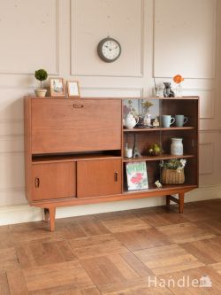 アンティーク家具 アンティークのキャビネット 北欧スタイルのおしゃれなビンテージ家具、とってもめずらしいビューローブックケース