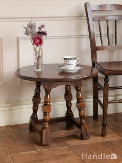 英国から届いたアンティークテーブル、オーク材の木目が美しいおしゃれなコーヒーテーブル