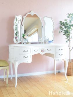 フランスから届いた白いアンティークドレッサー家具、猫足のおしゃれな三面鏡ドレッサー