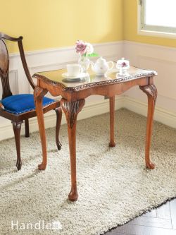 アンティーク家具 アンティークのテーブル イギリスから届いた美しいアンティークのオケージョナルテーブル、装飾も杢目も美しいサイドテーブル