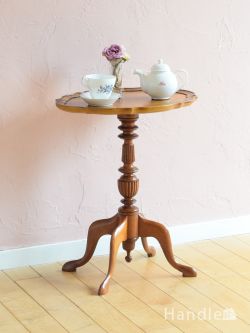 アンティーク家具 アンティークのテーブル イギリスから届いた気軽に使えるテーブル、アンティークのワインテーブル