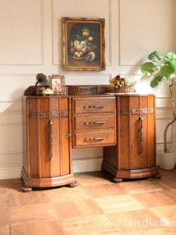 アンティーク家具 アンティークのサイドボード 英国アンティークのおしゃれな収納家具、お花の彫刻が美しいオーク材のキャビネット