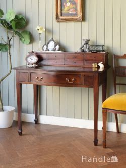 英国アンティークの美しい書斎机、ウォールナット材のデスク