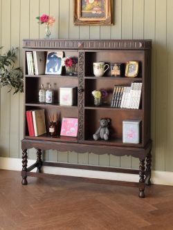 英国アンティークのめずらしい書棚、2重に収納できるオーク材のブックシェルフ