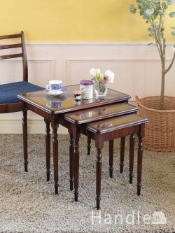 アンティーク家具 アンティークのテーブル 英国から届いたアンティークのコーヒーテーブル、3台セットでお届けするおしゃれなネストテーブル
