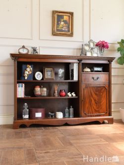 マホガニー材の英国アンティークの書棚、たっぷり収納できるおしゃれなブックシェルフ