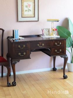 イギリスから届いた美しいアンティークの書斎机、マホガニー材のライティングデスク