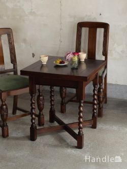 英国のアンティークのドローリーフテーブル、伸び縮みする伸長式の2人用ダイニングテーブル