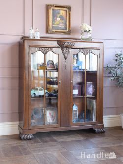 アンティーク家具 アンティークのキャビネット 英国から届いたアンティークの本棚、彫が美しいオーク材のブックケース