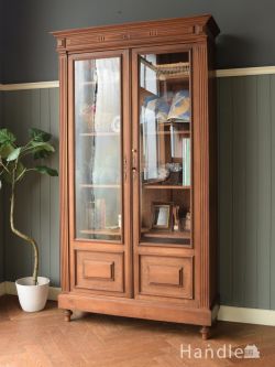 アンティーク家具  フランス生まれのアンティークキャビネット、ガラス扉のおしゃれなブックケース