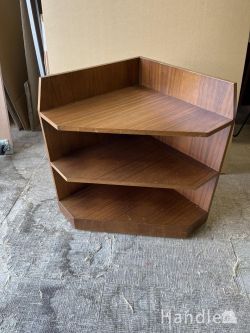 到着予定商品 アンティークのキャビネット ビンテージ　コーナーシェルフ