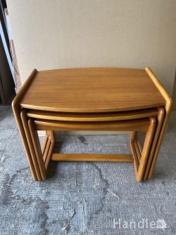 到着予定商品  ネストテーブル