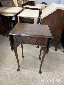 到着予定商品  アンティ―ク　伸長式バタフライサイドテーブル
