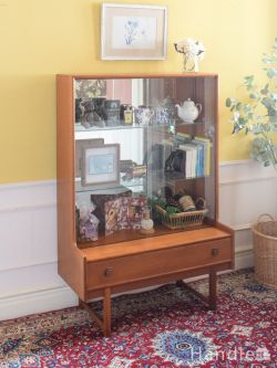 キラキラ輝くミラーがおしゃれなビンテージ家具、ミッドセンチュリースタイルのショーケース（TURNIDGE）(x-1745-f)