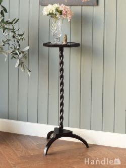 アンティーク家具 プランツスタンド トライポッドの足先がおしゃれなアンティークの家具、ジャコビアンスタイルのおしゃれなプランツスタンド