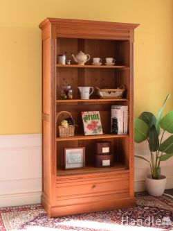 アンティーク家具 アンティークのキャビネット ナチュラルな雰囲気のアンティーク本棚、引き出しが付いたオールドパイン材のオープンシェルフ