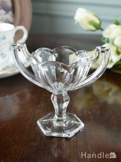 アンティーク雑貨 アンティーク 雑貨のガラス小物 アンティークガラスの雑貨、イギリスで見つけた持ち手付きのプレスドグラス