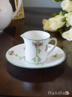 アンティーク雑貨 アンティーク食器 英国アンティークの食器、ダイアモンド・チャイナ（DIAMOND CHINA）のソーサー付きミルクピッチャー