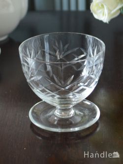 アンティーク雑貨 アンティーク 雑貨のガラス小物 イギリスのアンティーク雑貨、脚が付いたプレスドグラスのデザートグラス