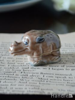 アンティーク雑貨 アンティーク食器 イギリスで見つけたWADE社のビンテージ陶器、Whimsiesシリーズのフィギア（サイ）