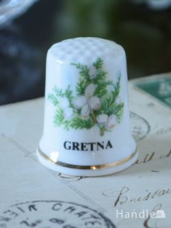 アンティーク雑貨 アンティーク食器 イギリスのアンティーク雑貨、白い実のシンブル（GRETNA ）