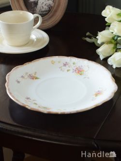 アンティーク雑貨 アンティーク 陶磁器の雑貨 イギリスのアンティーク食器、小さなお花模様が描かれたWAA＆Coプレート