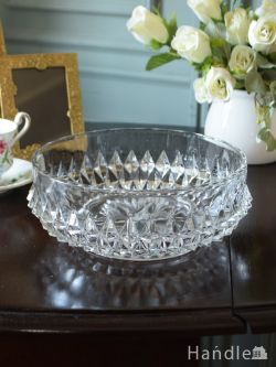アンティーク雑貨 アンティーク 雑貨のガラス小物 アンティークガラスの食器、英国で見つけたプレスドグラスのガラスのボウル