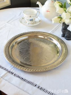 アンティーク雑貨  英国から届いたアンティークの雑貨、シルバープレートのトレイ