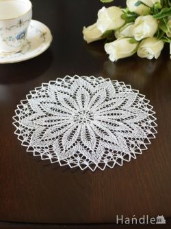 アンティーク雑貨 ドイリー・クロス フランスのアンティークドイリーレース、お花の形の華やかなハンドメイドの雑貨