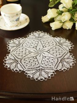 アンティーク雑貨 ドイリー・クロス フランスのおしゃれなアンティーク雑貨、お花の形の華やかなドイリーレース