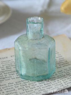 アンティーク雑貨 アンティーク ガラスボトル イギリスで見つけた小さなボトル、八角形のヴィクトリアンアンティークのインク瓶