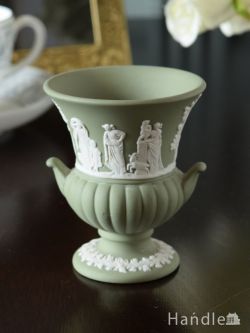 アンティーク雑貨 アンティーク食器 ウェッジウッド（Wedgwood）のジャスパーウェア、セージグリーン色のベース