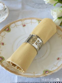 アンティーク雑貨 アンティーク食器 英国アンティークのシルバープレート、透かし彫りの美しいナプキンリング