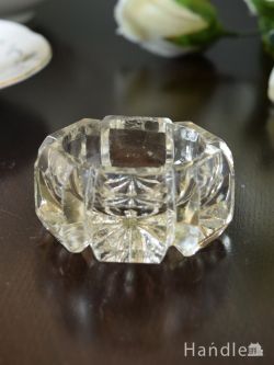 アンティークガラスの食器、イギリスで見つけたプレスドグラス