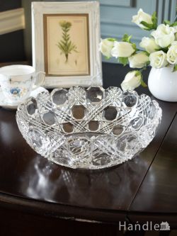 アンティーク雑貨 アンティーク食器 アンティークガラスの食器、型押し模様が豪華なお花の形のアンティークボウル