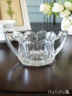 アンティーク雑貨 アンティーク食器 イギリスで見つけたアンティークガラス、お花の形が可愛いプレスドグラス