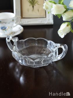 アンティーク雑貨 アンティーク 雑貨のガラス小物 イギリスで見つけたアンティークガラス、お花の形が可愛いプレスドグラス