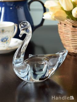 アンティーク雑貨 アンティークオブジェ アンティークガラスのオブジェ、透明感が美しいスワンのプレスドグラス