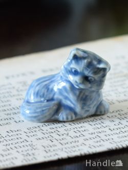 アンティーク雑貨 アンティークオブジェ イギリスで見つけたWADE社のビンテージ陶器、Whimsiesシリーズのフィギア(ネコ)