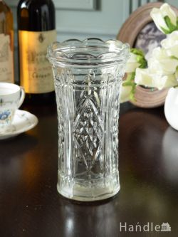 アンティーク雑貨 アンティーク花瓶 アンティークガラスのフラワーベース、ダイヤ型のプレスドグラスの花器
